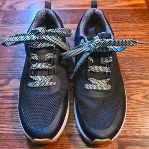 Forsake sneakers, size 7.5, black